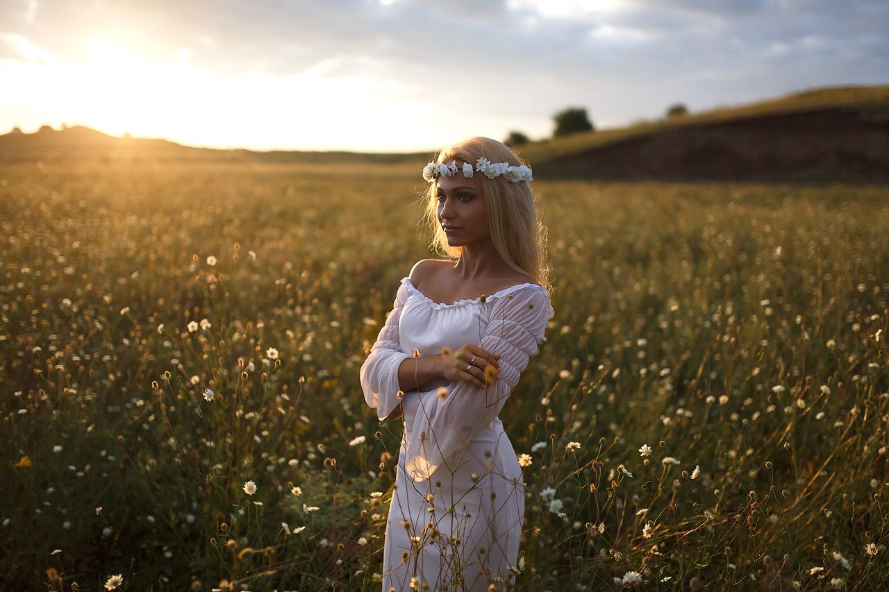 Girls in Slavic costumes in Huainan