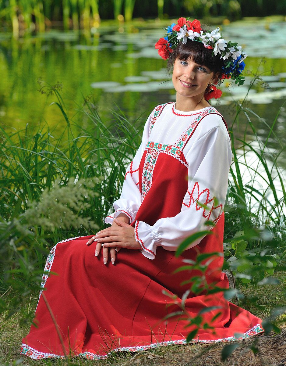 Beautiful girl Girls in Slavic costumes in Huainan